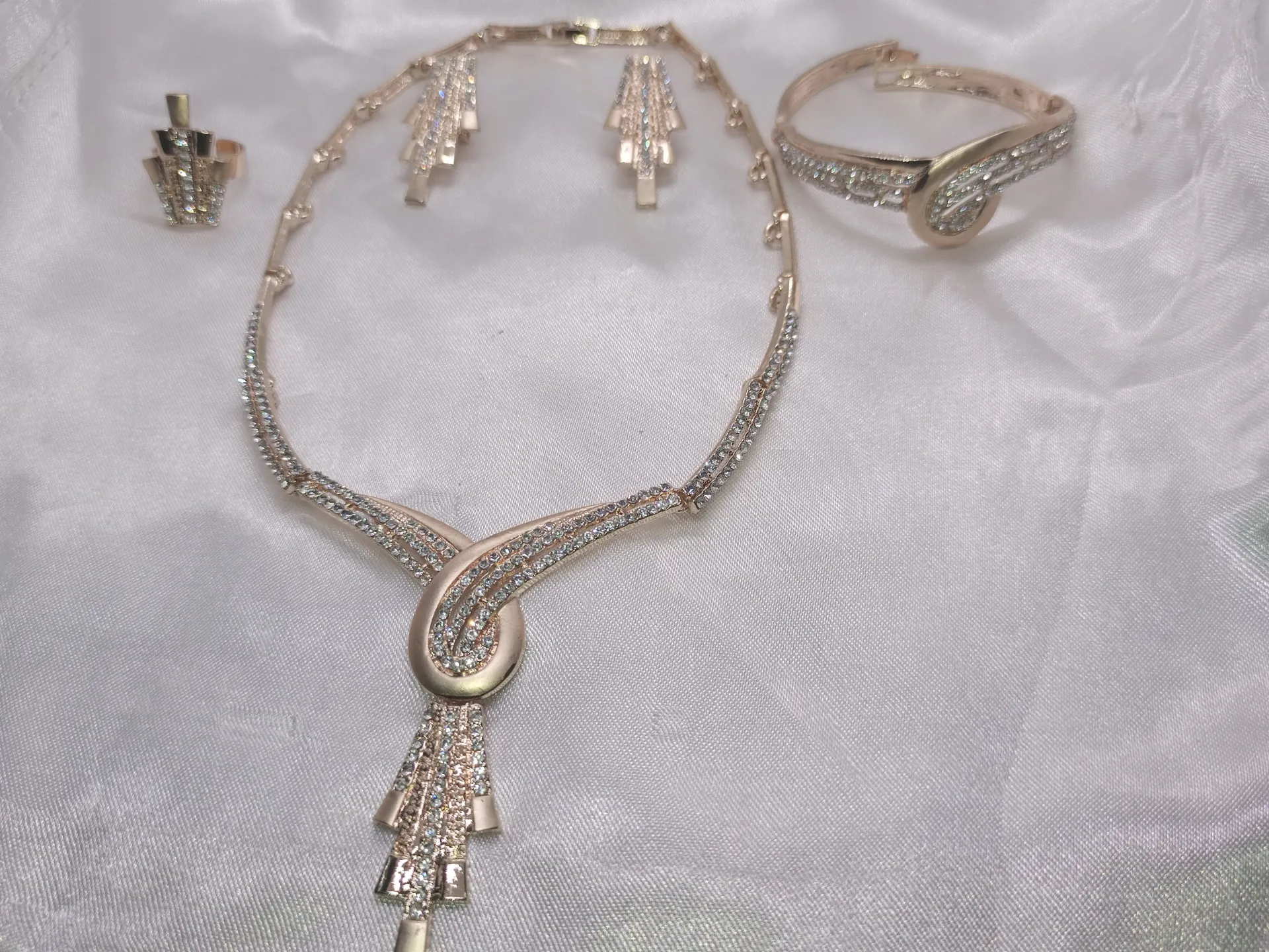 Ensemble collier 5 pièces