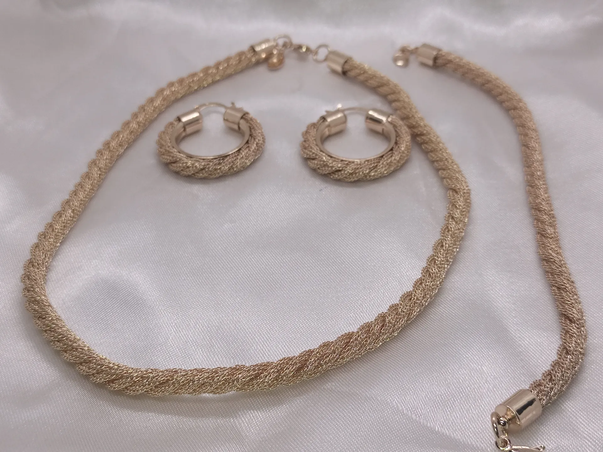 Ensemble collier 4 pièces